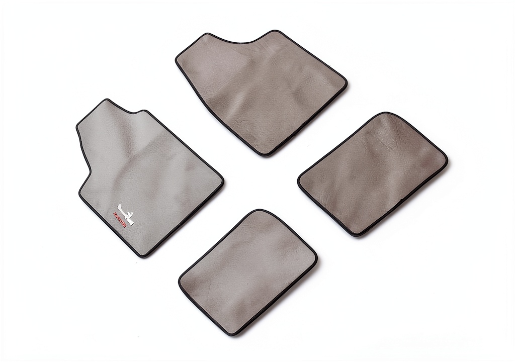 Tappetini moquette beige installati in Fiat Panda 141